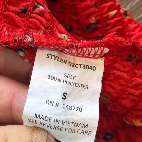 Sienna Sky Red Floral Cropped Tank Top Blouse Size Small - Picture 10 of 11